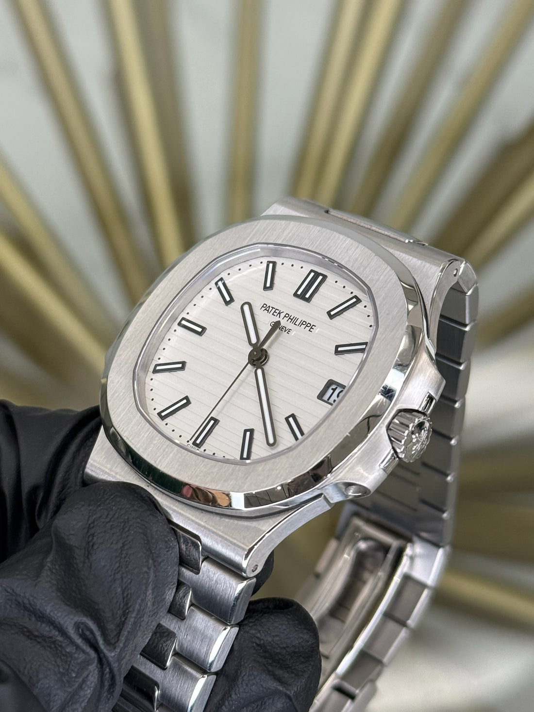 Patek Philippe Nautilus White Dial on Bracelet 5711/1A-011 2017 Complete