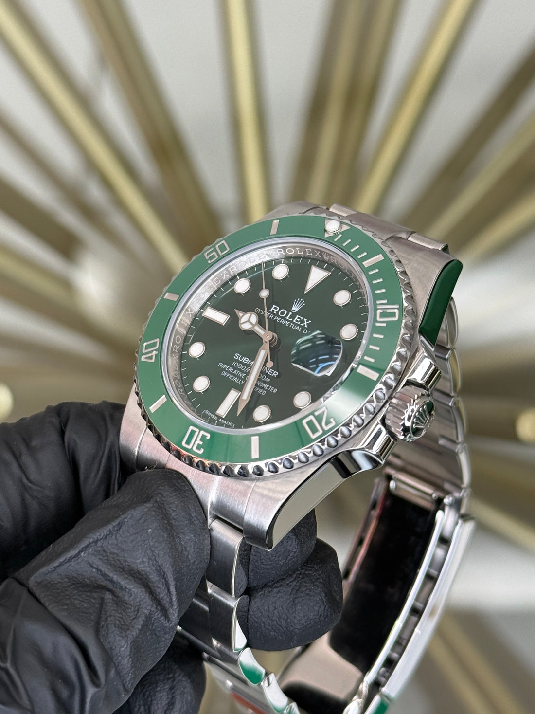 Rolex Submariner Hulk Green Dial on Oyster 116610LV 2017 Card