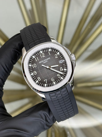 Patek Philippe Aquanaut Black Dial on Strap 5167A-001 2018 Complete