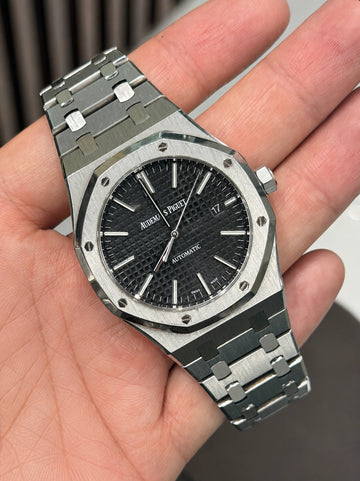 Audemars Piguet Royal Oak Selfwinding Black Dial on Bracelet 15400ST.OO.1220ST.01