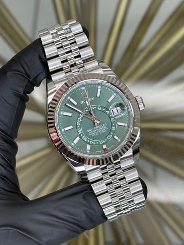Rolex SkyDweller Mint Green Dial on Jubilee 336934 2026 Complete