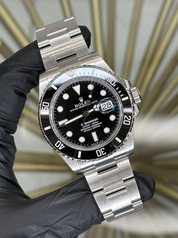 Rolex Submariner Black Dial on Oyster 126610LN 2026 Complete