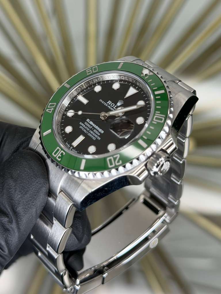 Rolex Submariner Black Dial on Oyster 126610LV 2024 Card